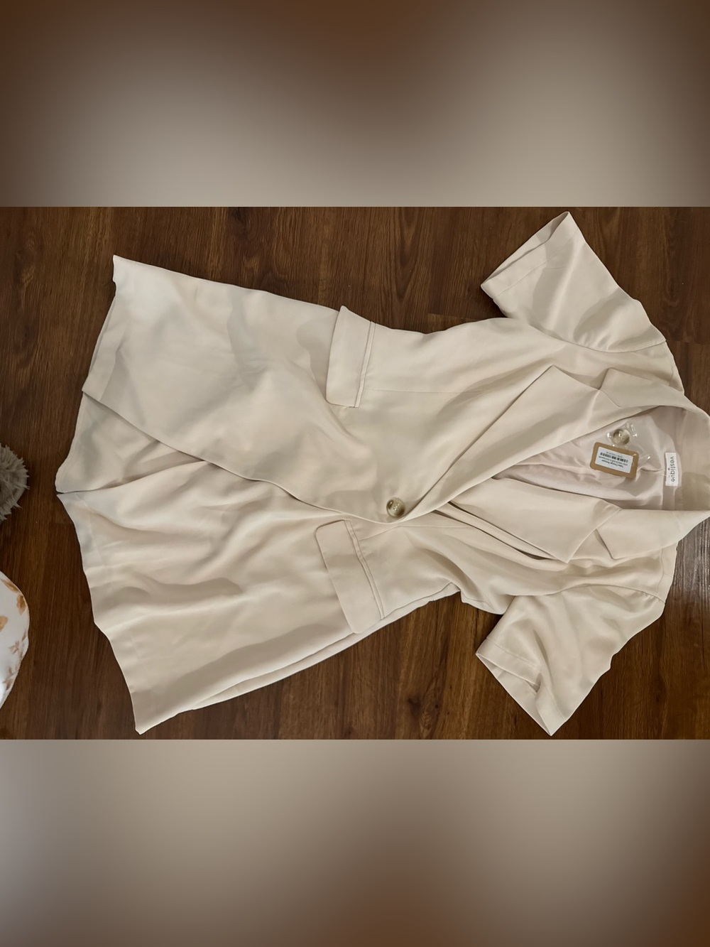 vestique Cream Short-Sleeve Jumpsuit Romper